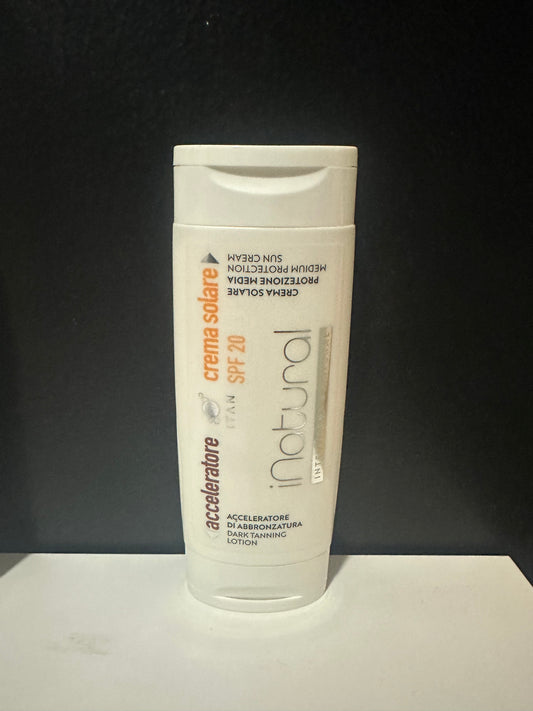 iNatural 2 in 1 SPF20 + Acceleratore